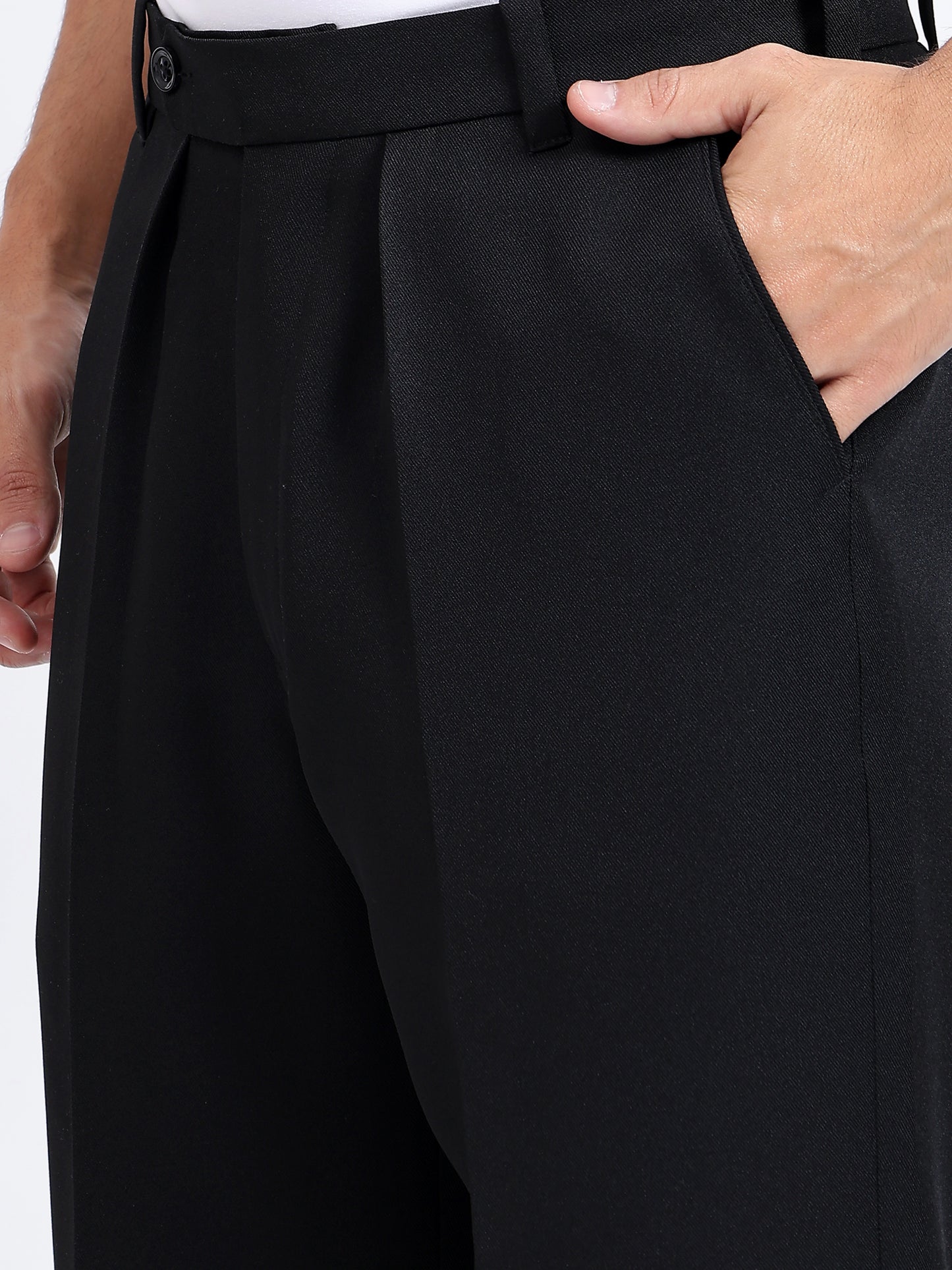 Straight Edge Pleated Tailored Trousers - Black