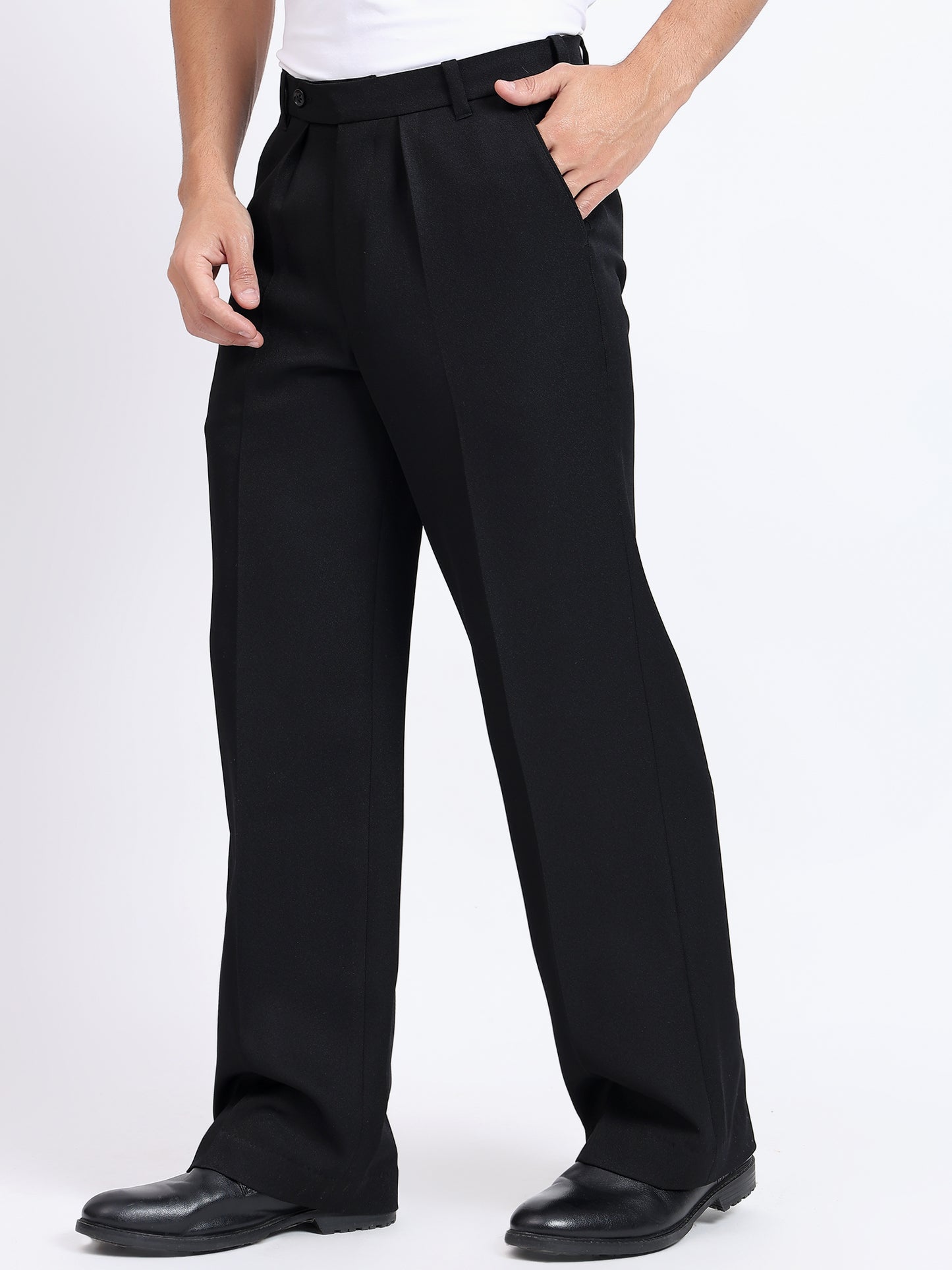 Straight Edge Pleated Tailored Trousers - Black